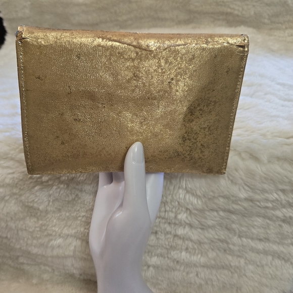 Vintage Gold Makeup Kit Clutch - Picture 2 of 16
